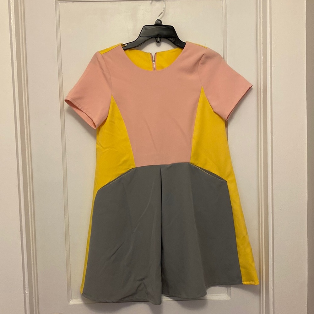 Size small boutique dress. Never worn